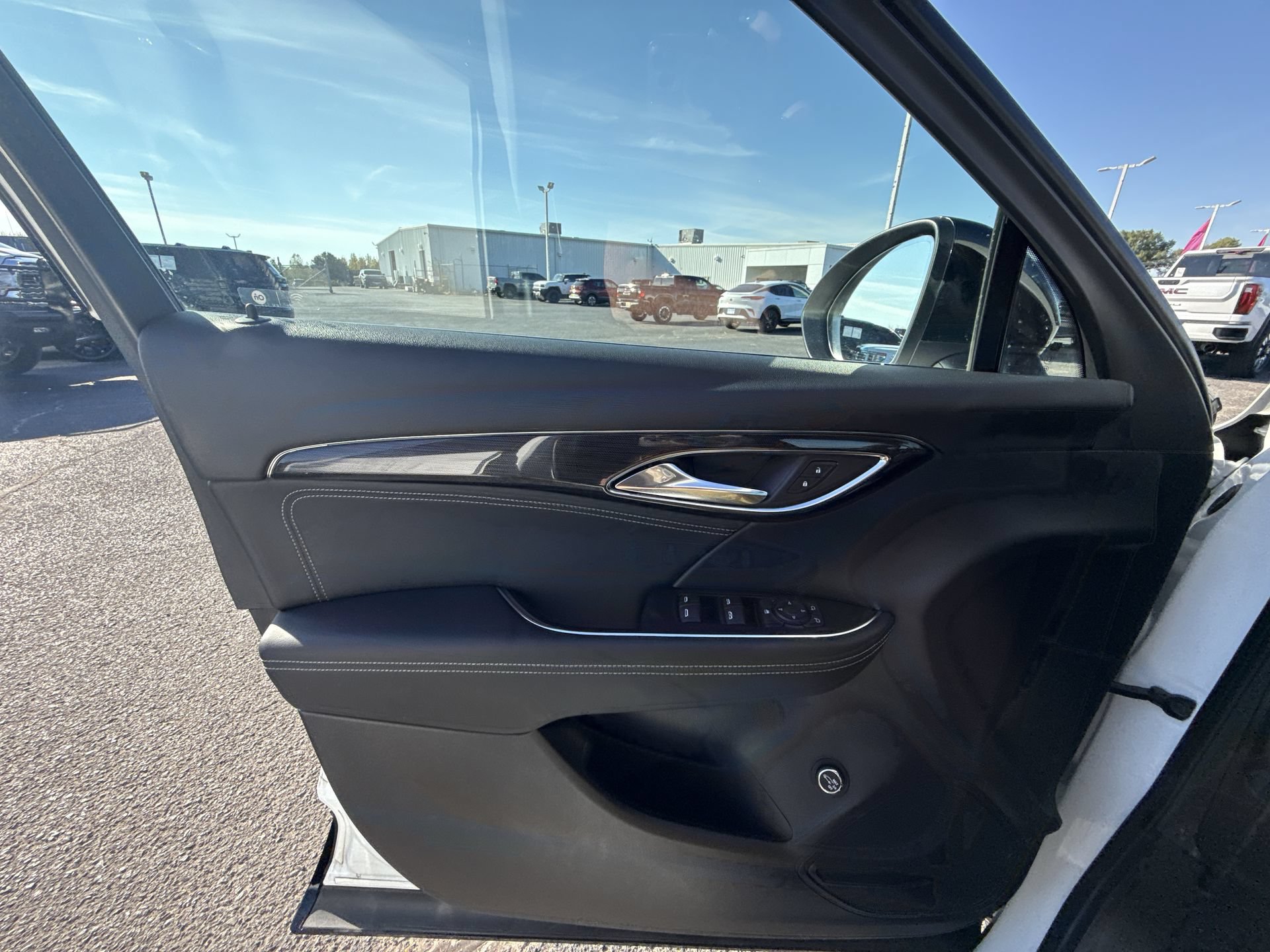 Used 2023 Buick Envision Preferred w/ Sport Touring Package AWD/4WD image 29