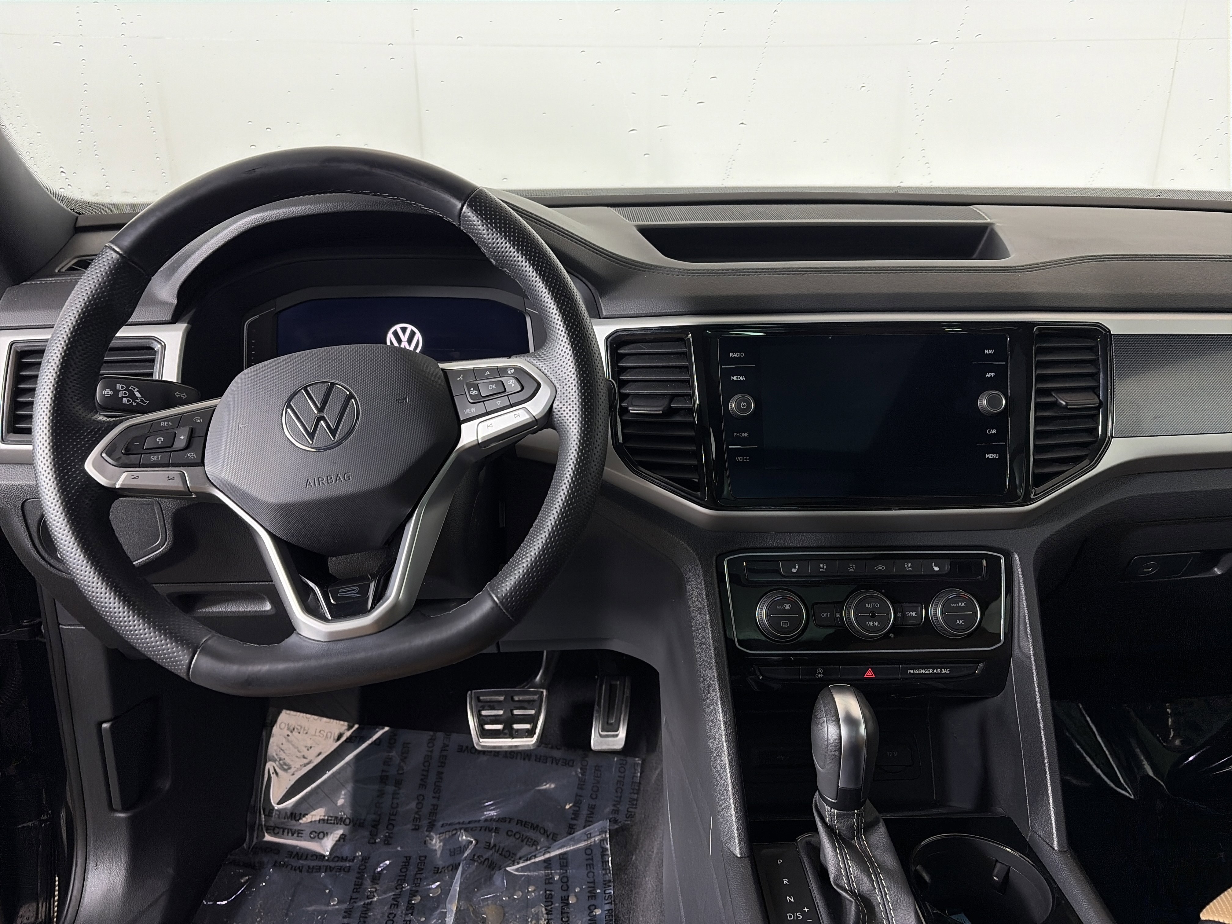 Used 2022 Volkswagen Atlas Cross Sport SEL Premium R-Line AWD/4WD image 3