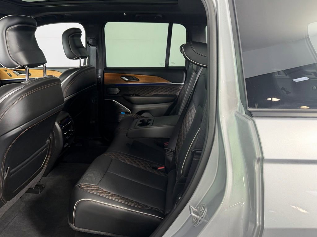 Used 2023 Jeep Grand Cherokee Summit image 28