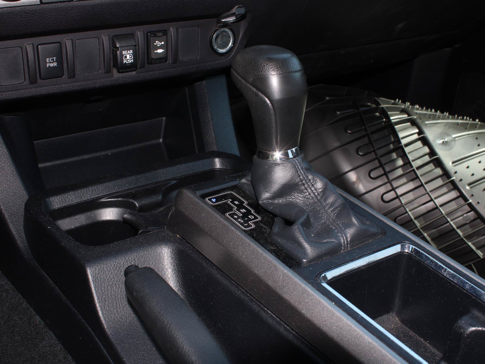 Used 2019 Toyota Tacoma SR5 AWD/4WD image 13