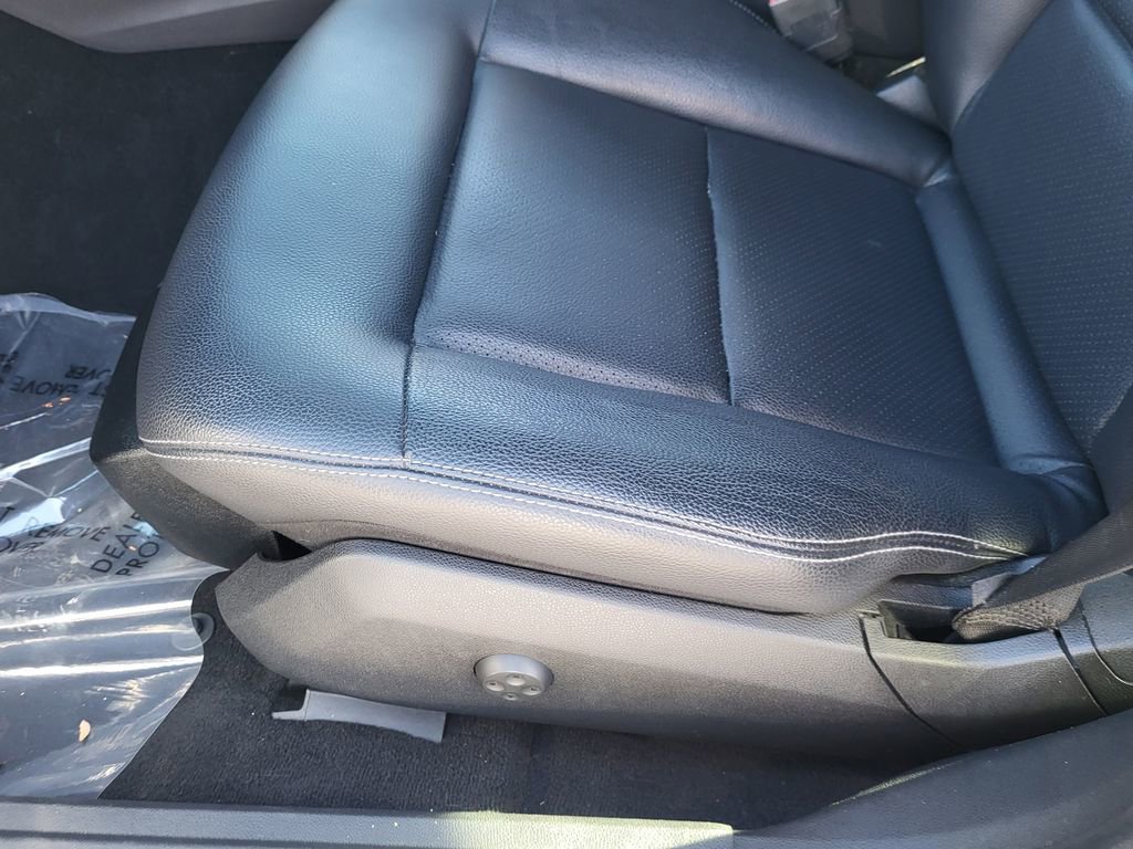 Used 2015 Mercedes-Benz E 350 4MATIC Sedan image 14