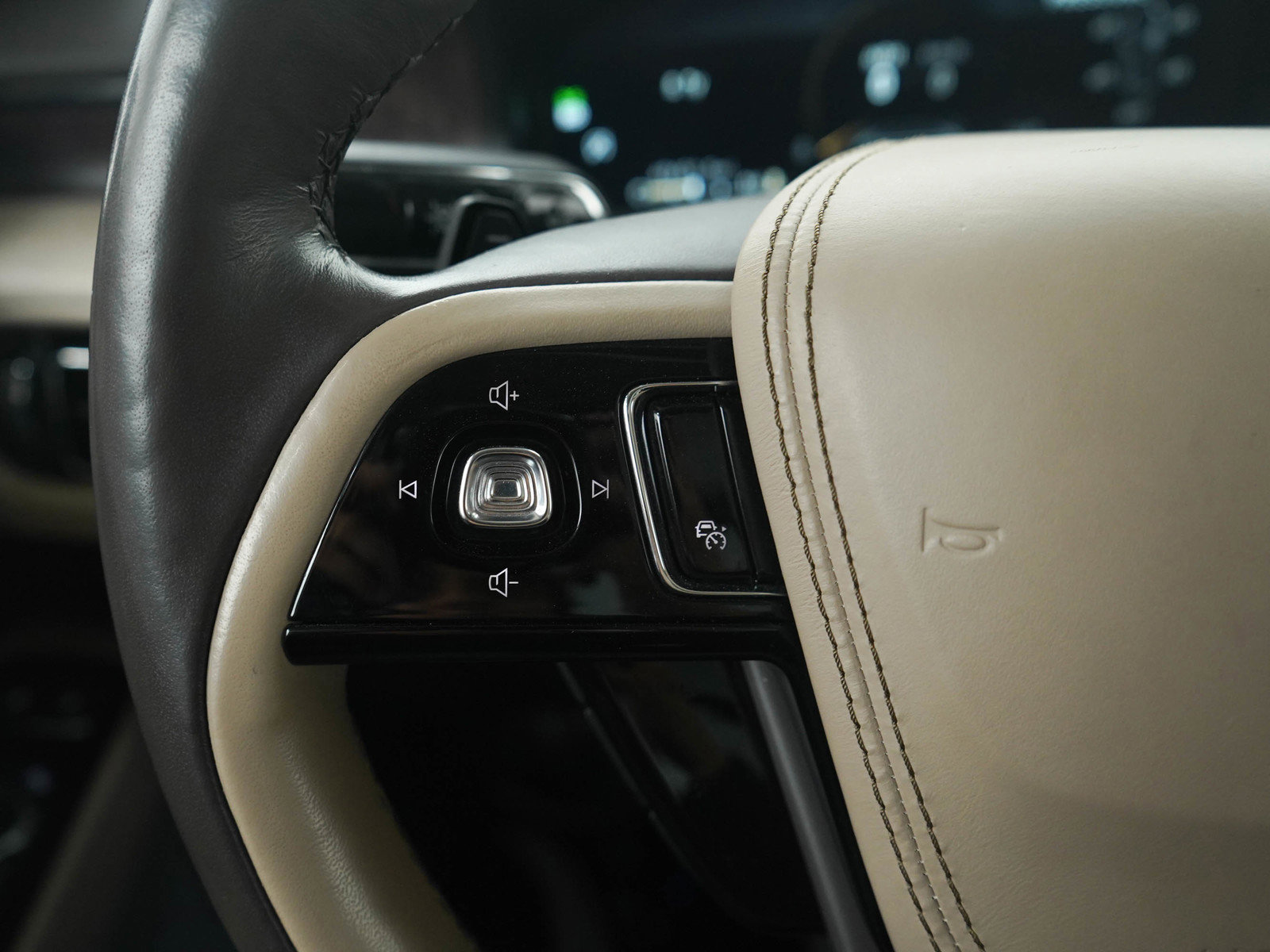 Used 2021 Lincoln Aviator Reserve w/ Equipment Group 202A image 28