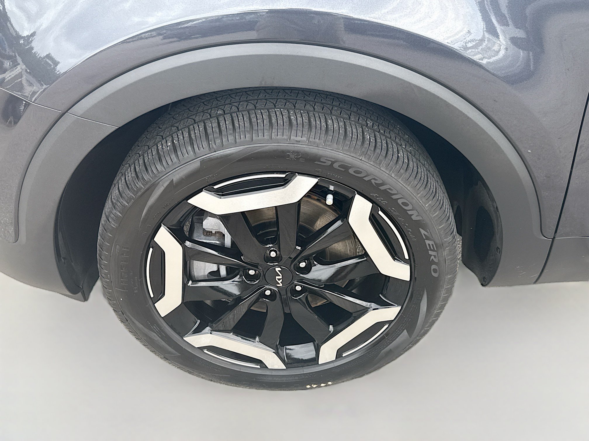 Used 2025 Kia Telluride EX w/ EX Captain's Chair Package FWD image 37