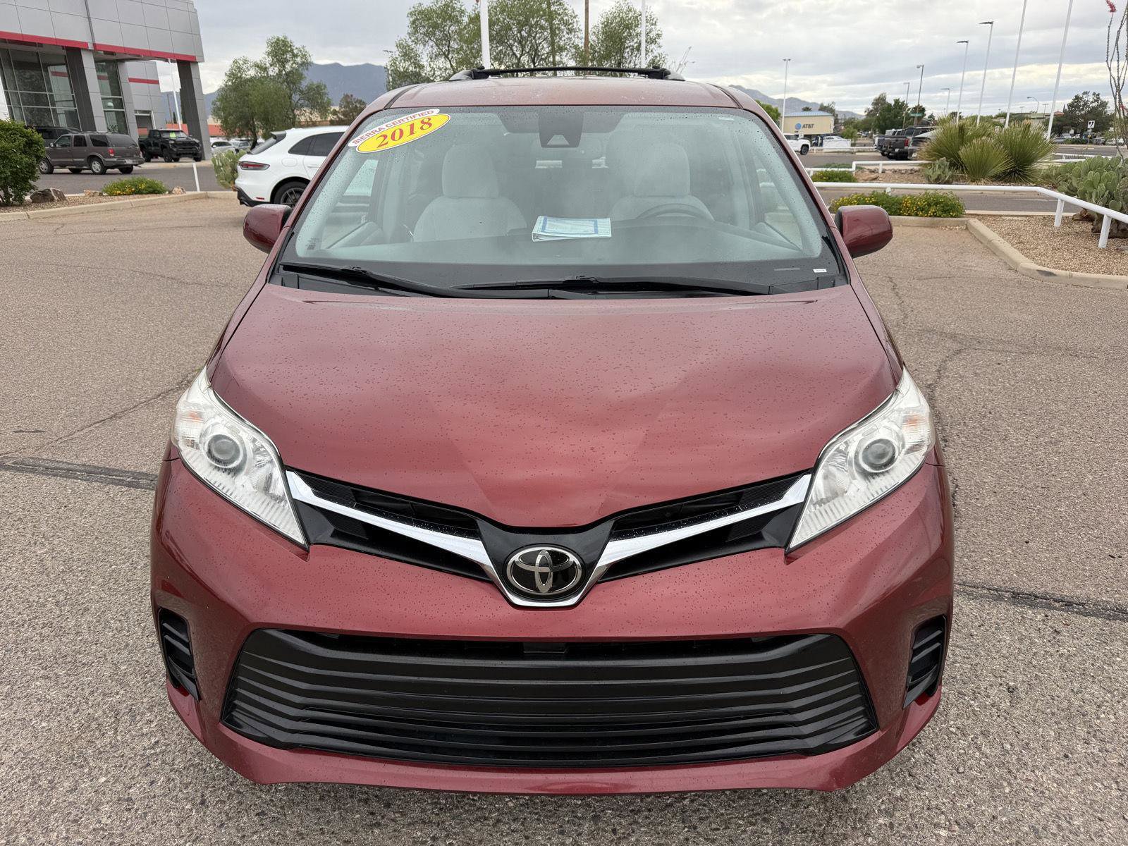 Used 2018 Toyota Sienna LE w/ Carpet Mat Package FWD image 9