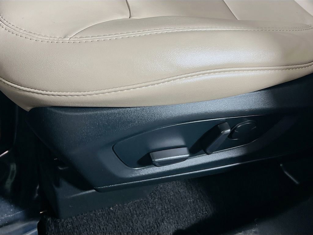 Used 2024 Ford Explorer XLT w/ Equipment Group 202A image 17