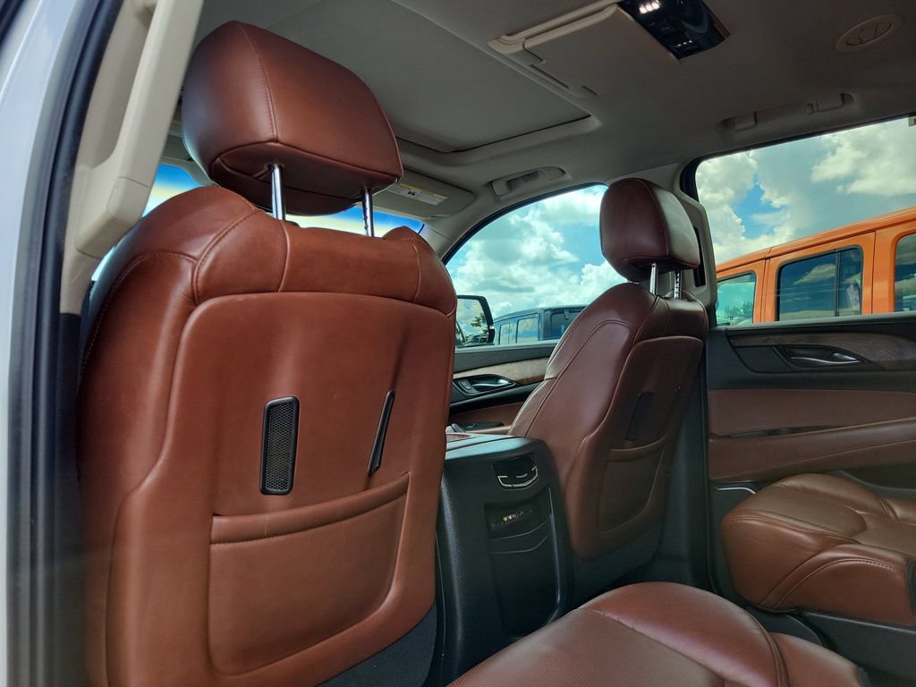Used 2016 Cadillac Escalade Premium RWD image 10