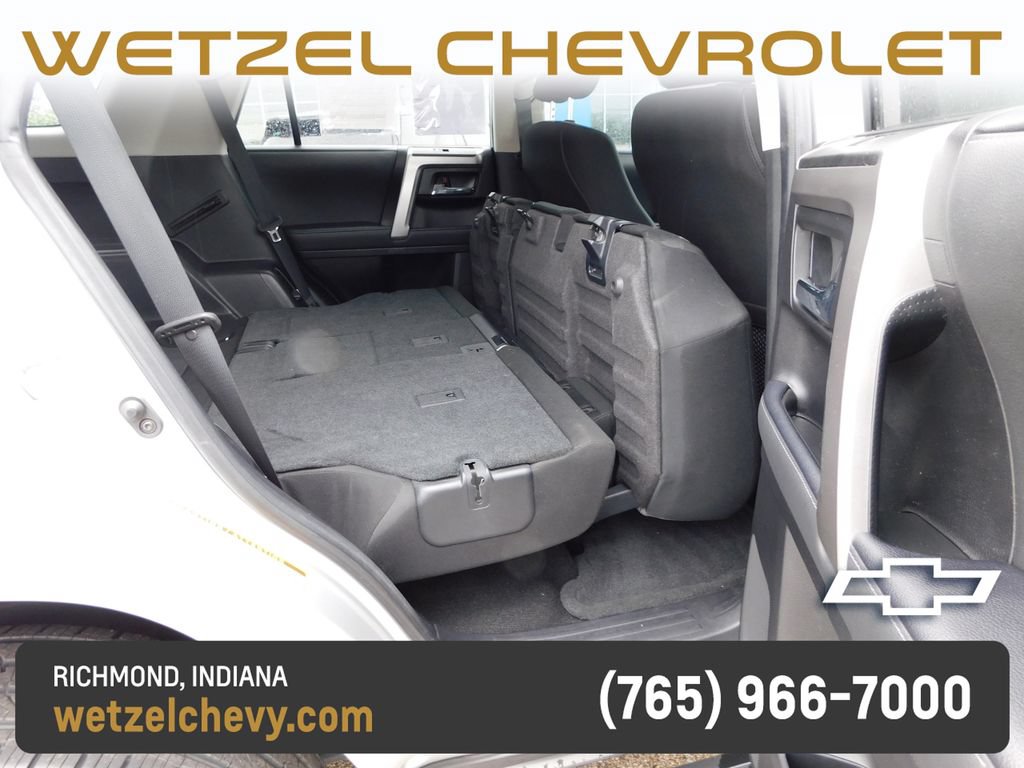Used 2020 Toyota 4Runner SR5 AWD/4WD image 18