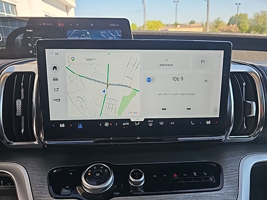 Used 2025 Ford Expedition Platinum w/ Driver's Package image 18