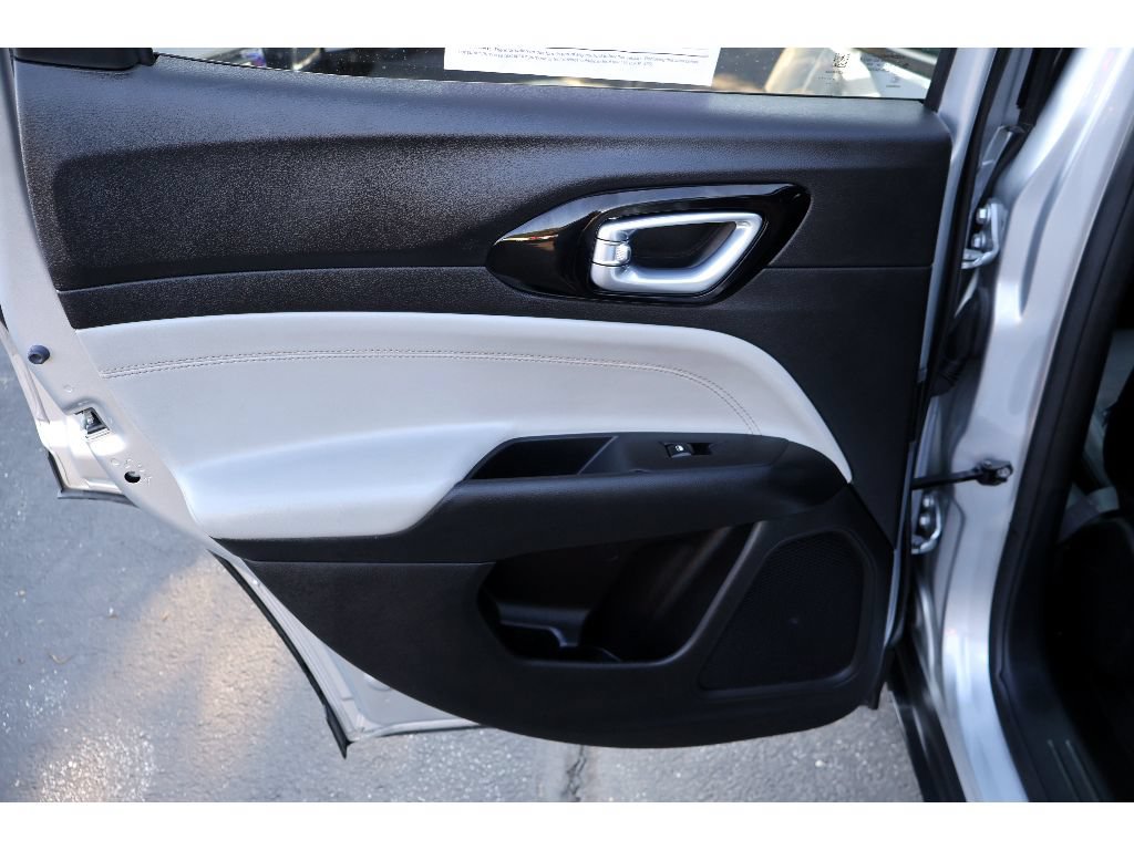 Used 2025 Jeep Compass Limited AWD/4WD image 20