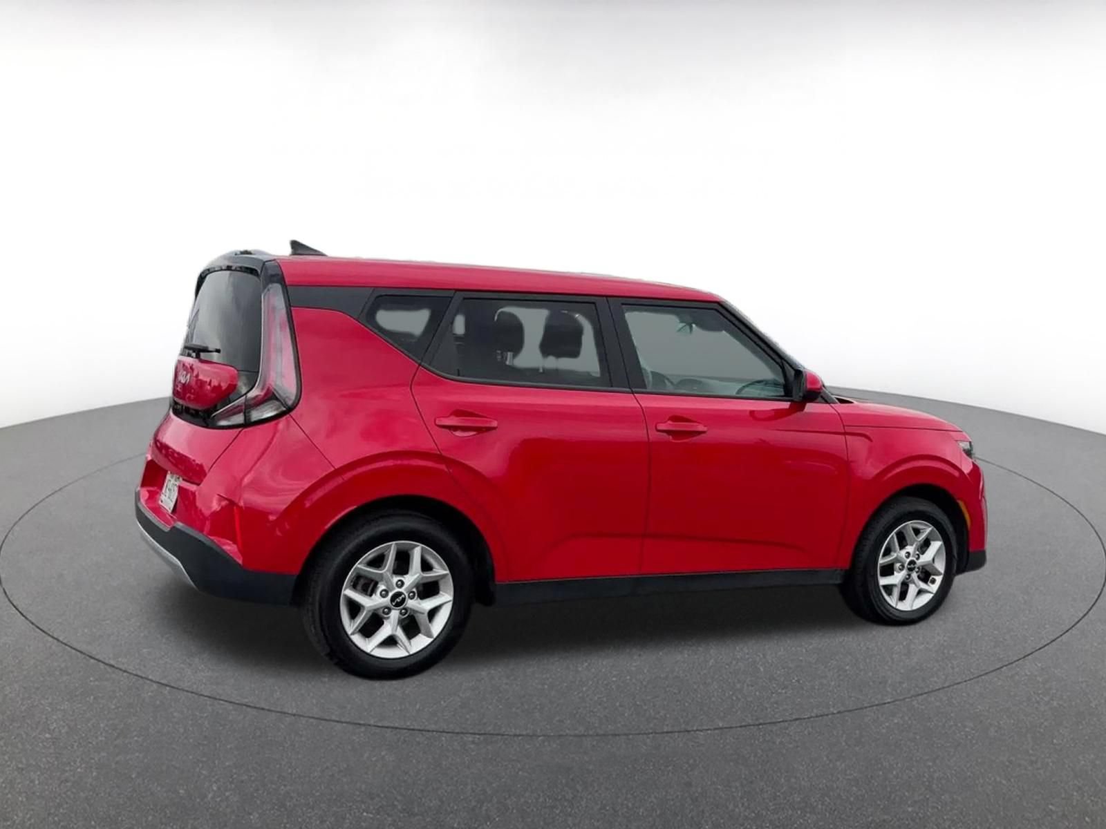 Used 2025 Kia Soul LX w/ LX Technology Package FWD image 13