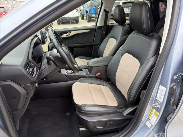 Used 2022 Ford Escape Titanium w/ Titanium Elite Package image 13