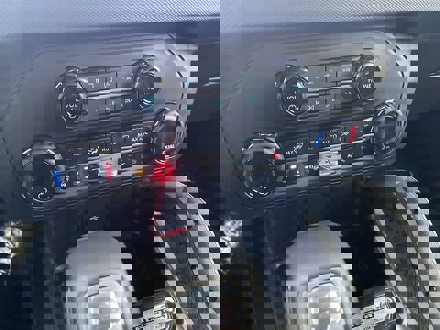 Used 2024 Ford Bronco Outer Banks image 16