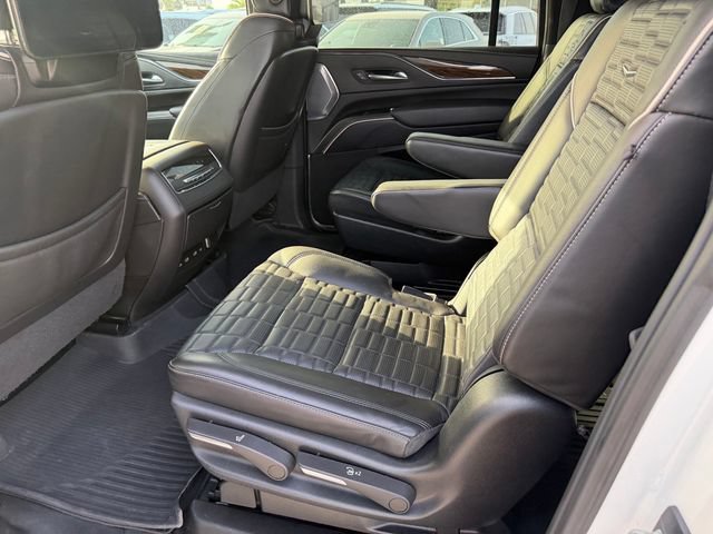Used 2023 Cadillac Escalade ESV Sport Platinum w/ LPO, Floor Liner Package AWD/4WD image 10