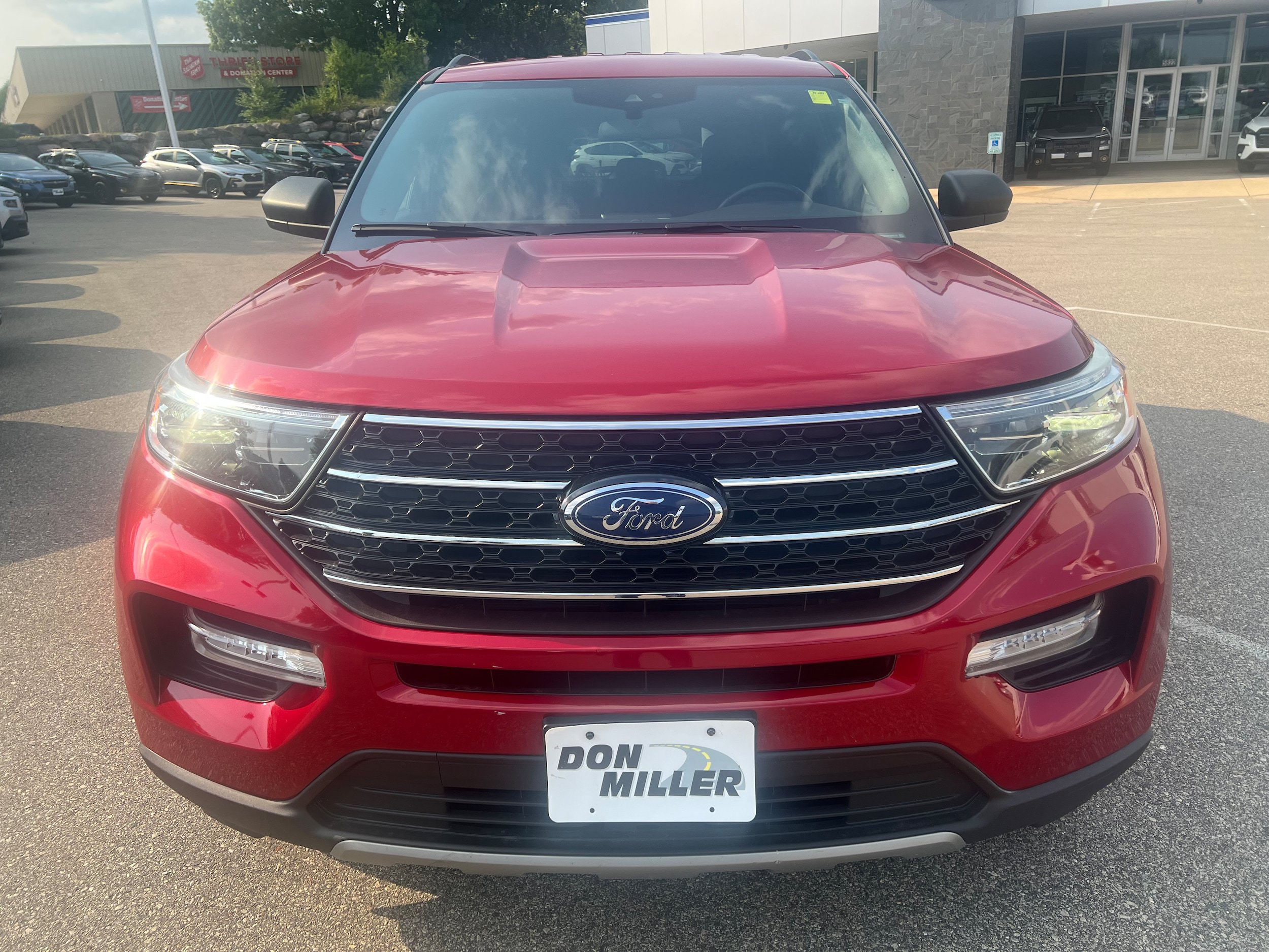Used 2020 Ford Explorer XLT w/ Equipment Group 202A AWD/4WD image 2