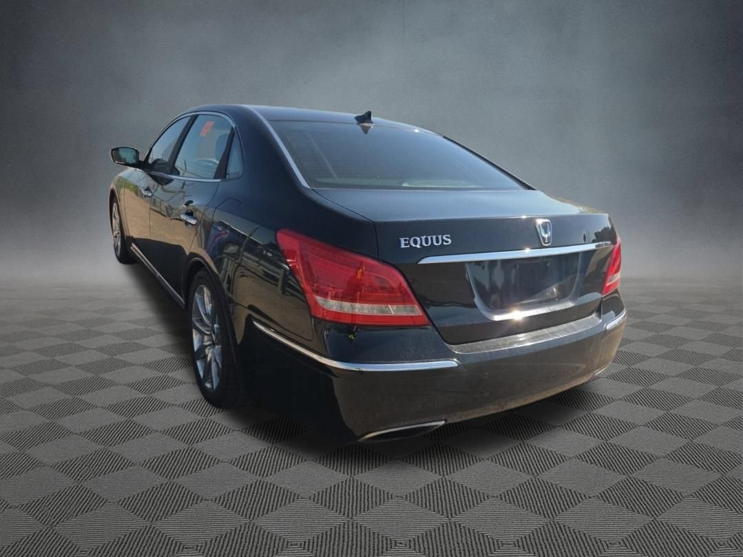 Used 2013 Hyundai Equus Signature RWD image 4