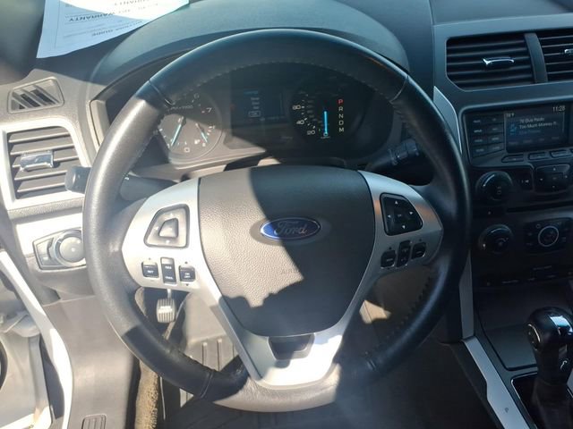 Used 2015 Ford Explorer XLT image 15