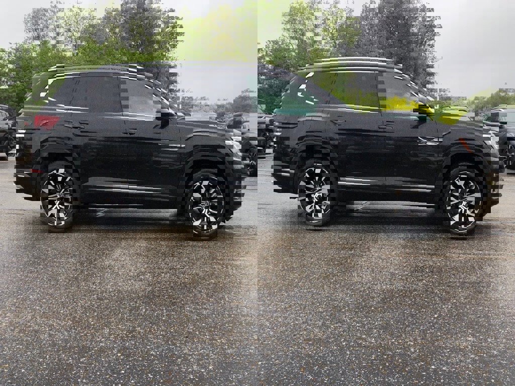 New 2025 Volkswagen Atlas SEL Premium R-Line image 8