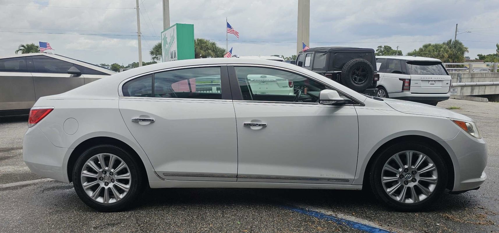 Used 2013 Buick LaCrosse Leather FWD image 23