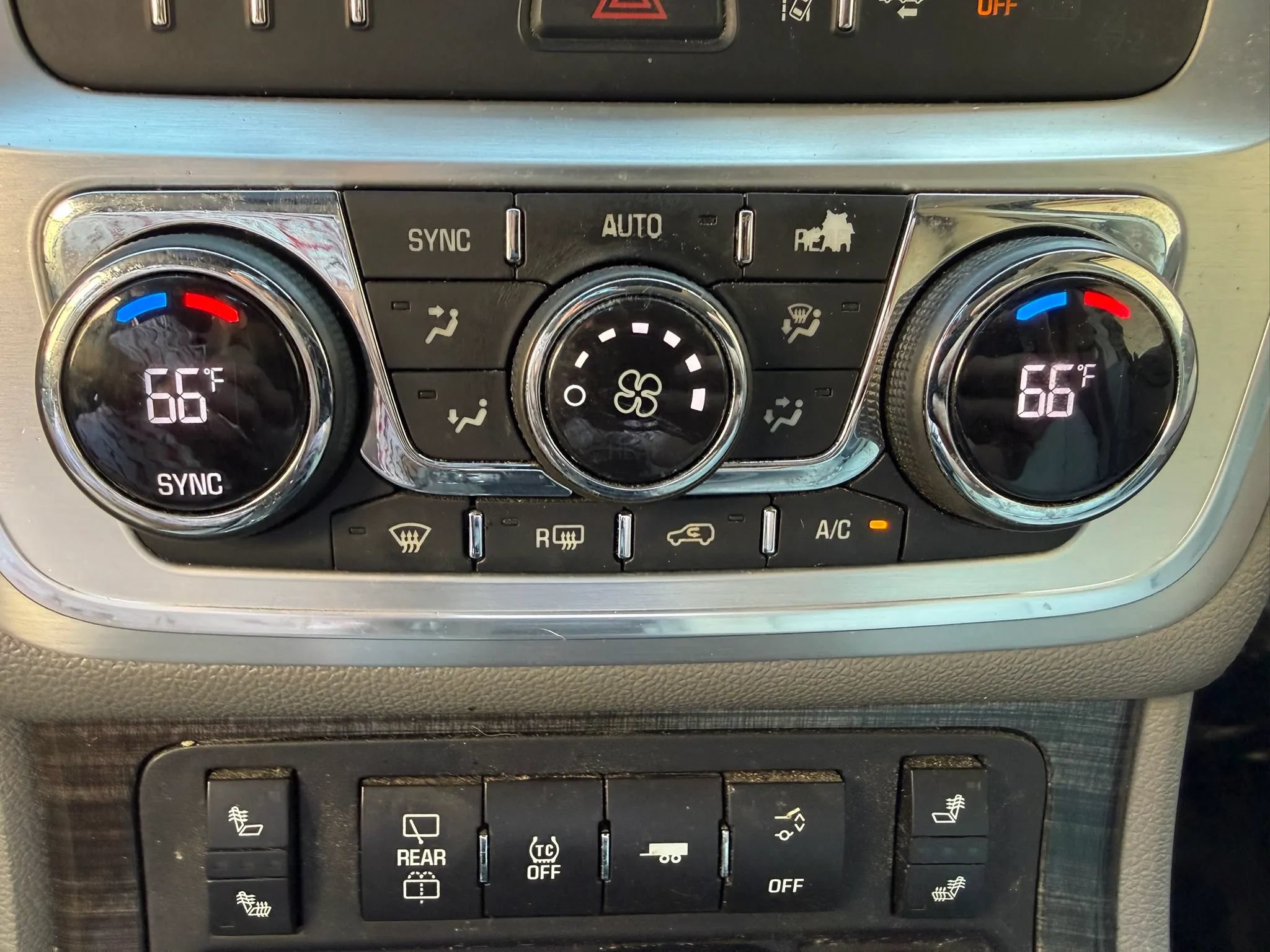 Used 2015 GMC Acadia SLT w/ Open Road Package FWD image 19
