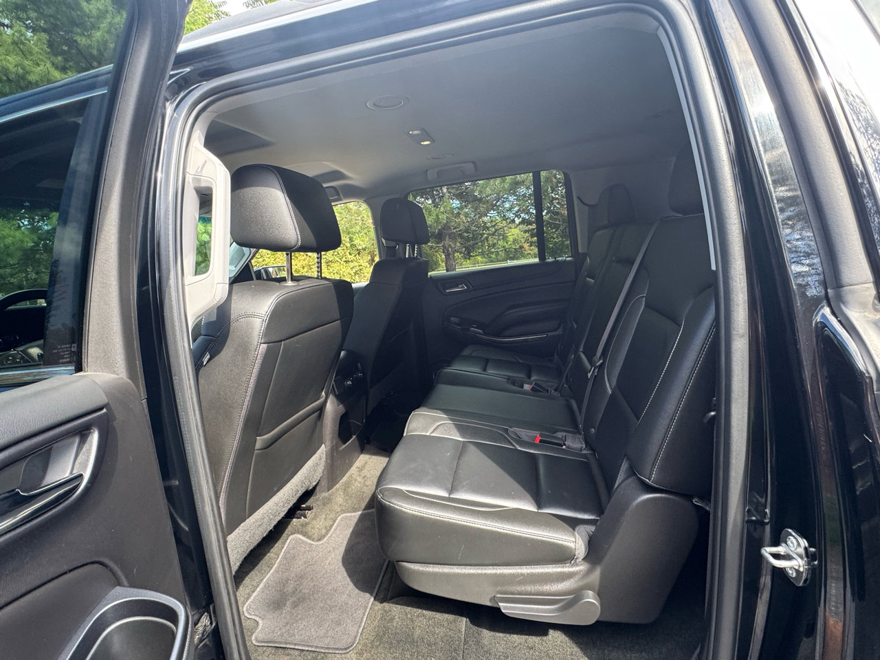 Used 2017 Chevrolet Suburban LT image 9