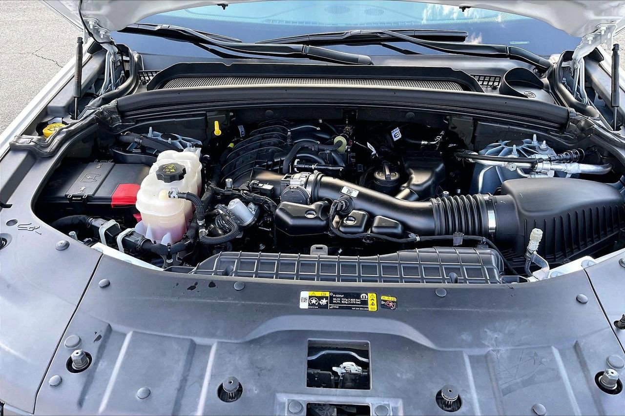 Certified 2025 Jeep Grand Cherokee L Limited w/ Luxury Tech Group II image 40