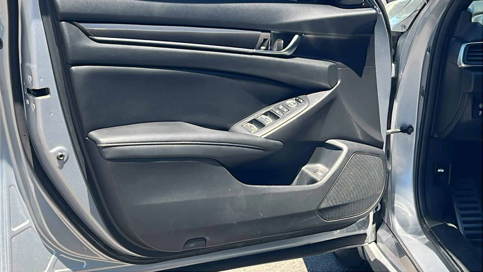 Used 2020 Honda Accord Sport image 23