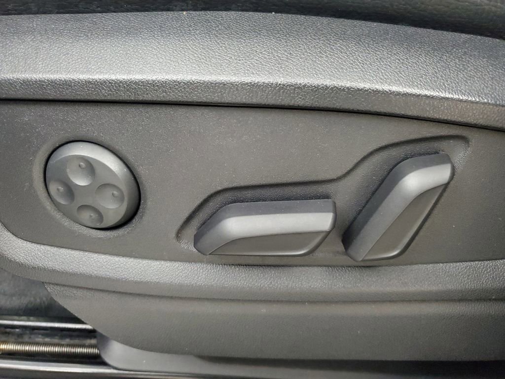 Certified 2018 Audi Q5 2.0T Premium Plus w/ Premium Plus Package AWD/4WD image 18