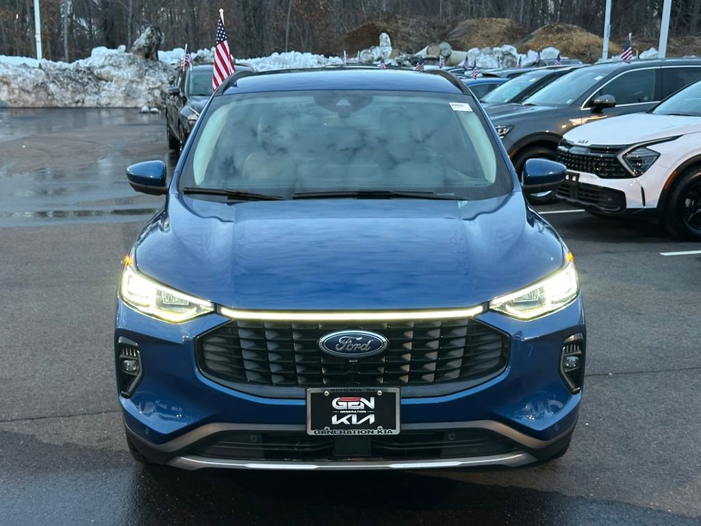 Used 2023 Ford Escape Platinum w/ Class II Trailer Tow Package AWD/4WD image 3