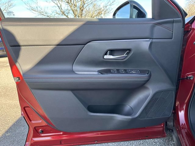 New 2026 Nissan Kicks SR FWD image 14