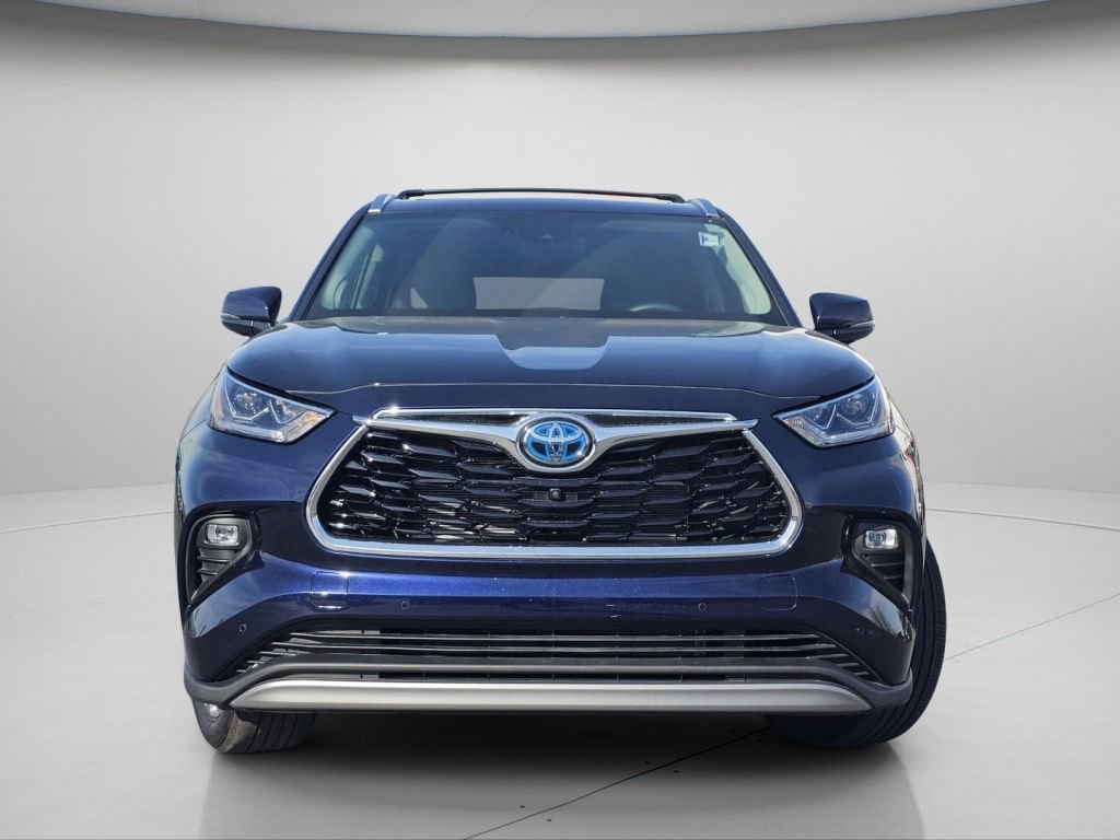 Used 2023 Toyota Highlander Platinum image 3