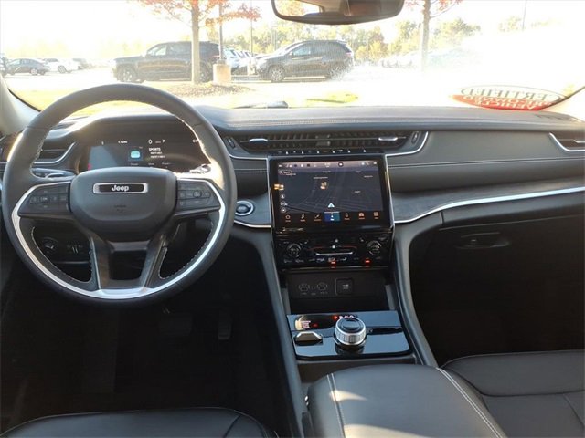 Certified 2024 Jeep Grand Cherokee Limited image 11