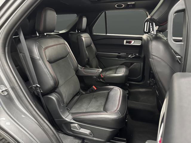 Used 2023 Ford Explorer ST-Line AWD/4WD image 31