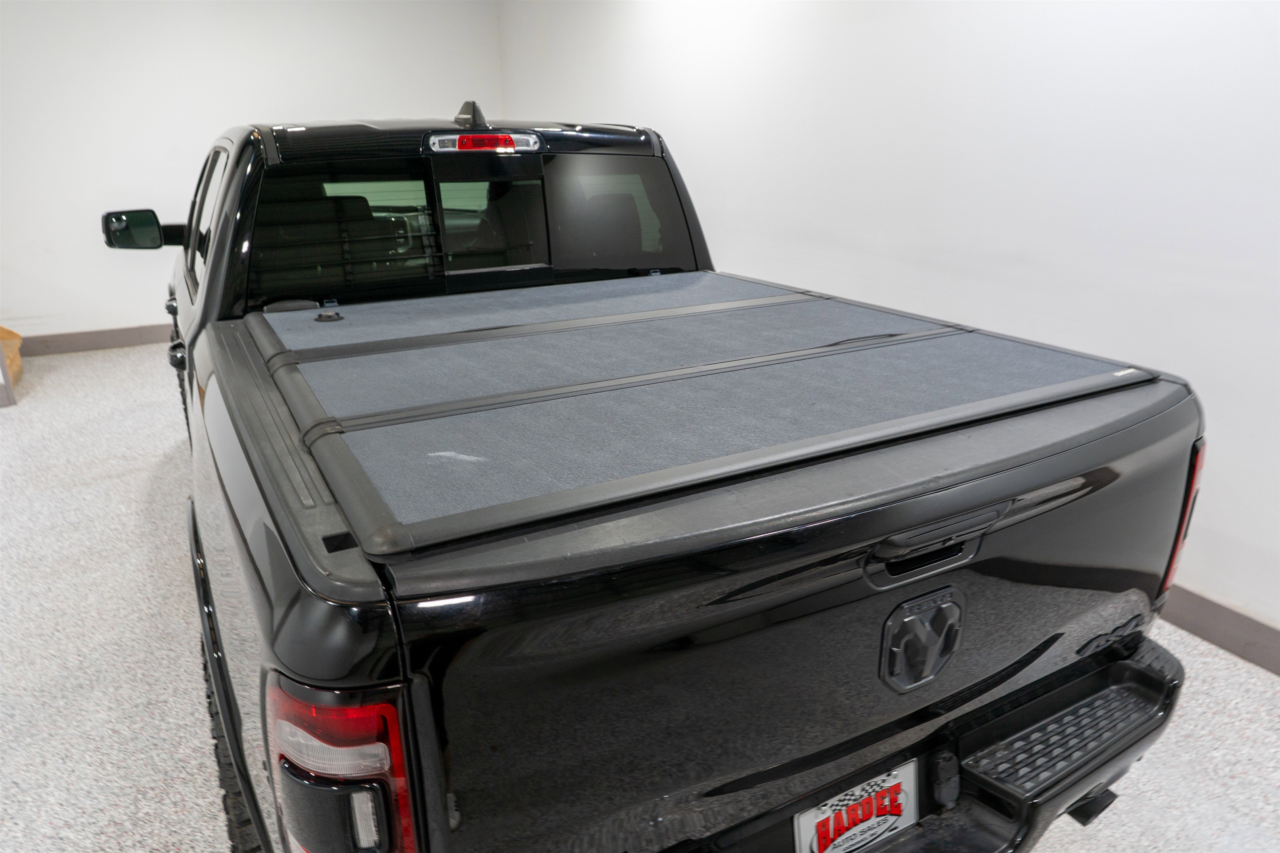 Used 2019 RAM 1500 Laramie AWD/4WD image 11