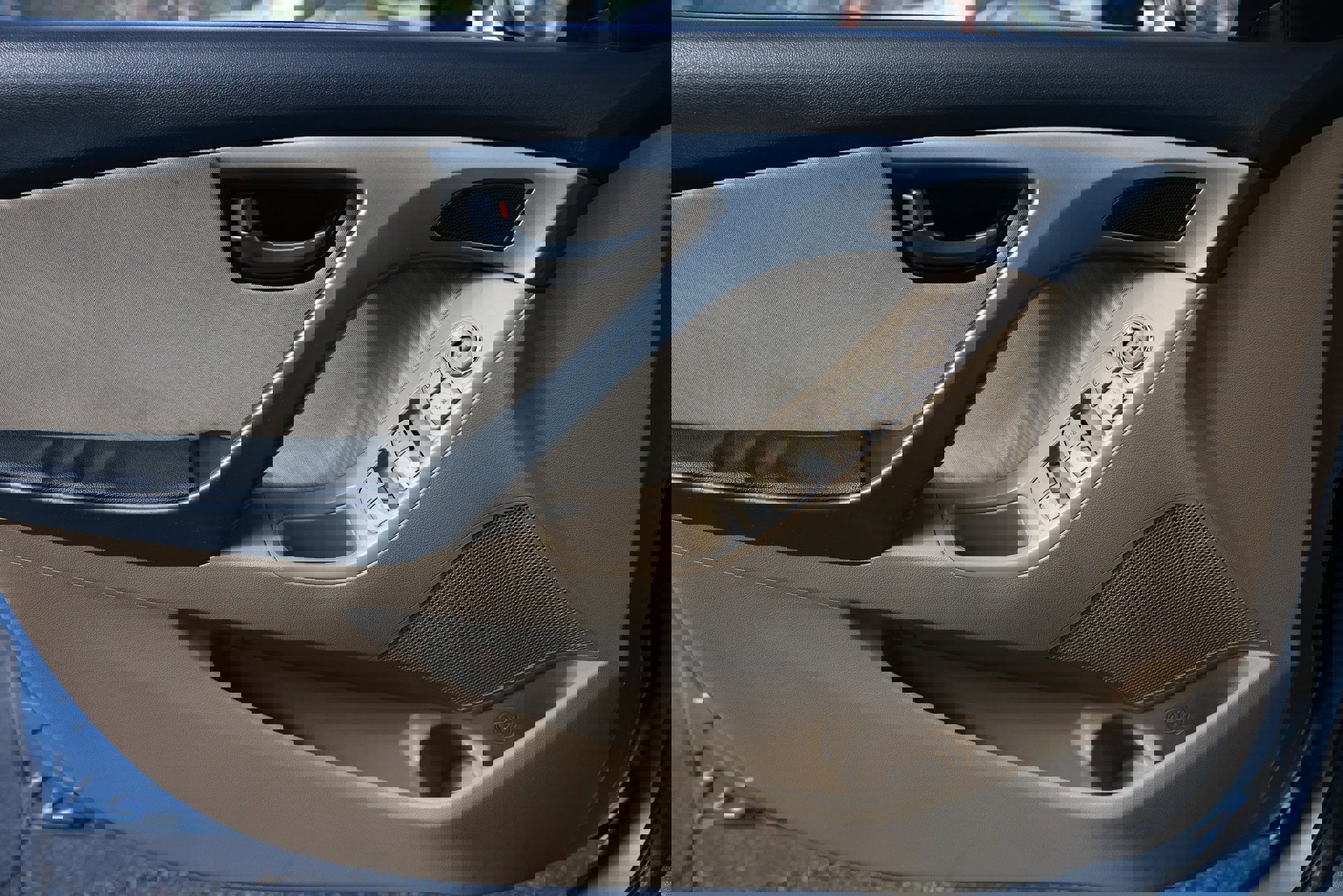 Used 2013 Hyundai Elantra GLS w/ Preferred Pkg image 47