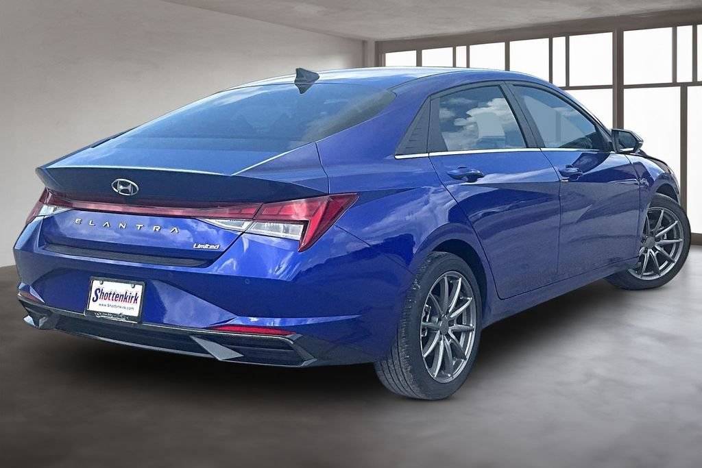 Used 2023 Hyundai Elantra Limited w/ Cargo Package FWD image 6
