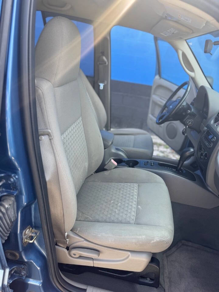 Used 2006 Jeep Liberty Sport RWD image 16