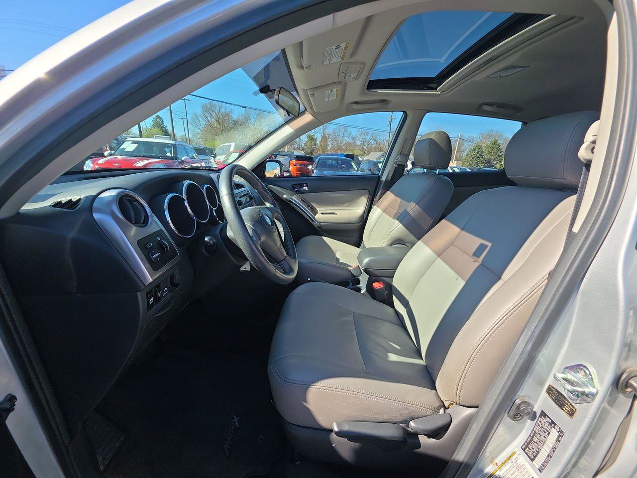 Used 2007 Toyota Matrix XR image 3