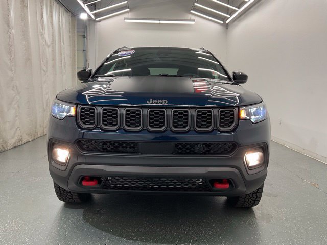 New 2026 Jeep Compass Trailhawk AWD/4WD image 3