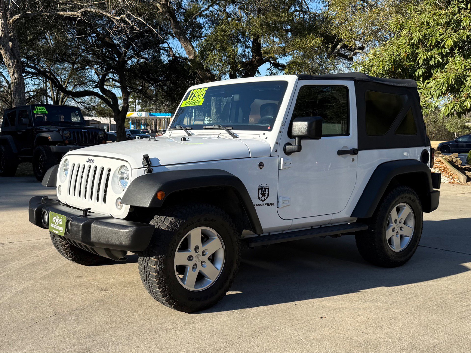 Used 2018 Jeep Wrangler Sport image 3