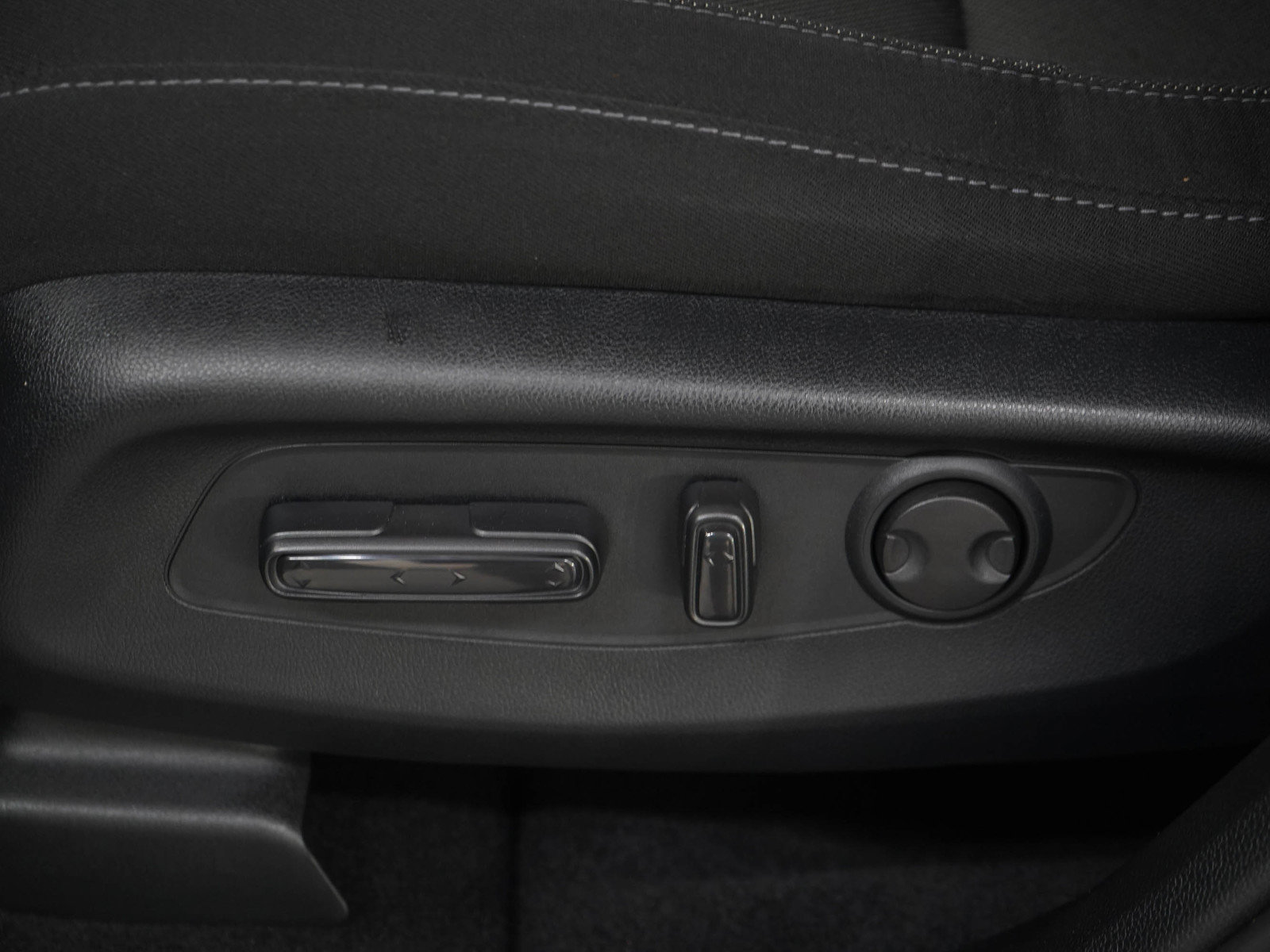 Used 2025 Honda CR-V EX image 22