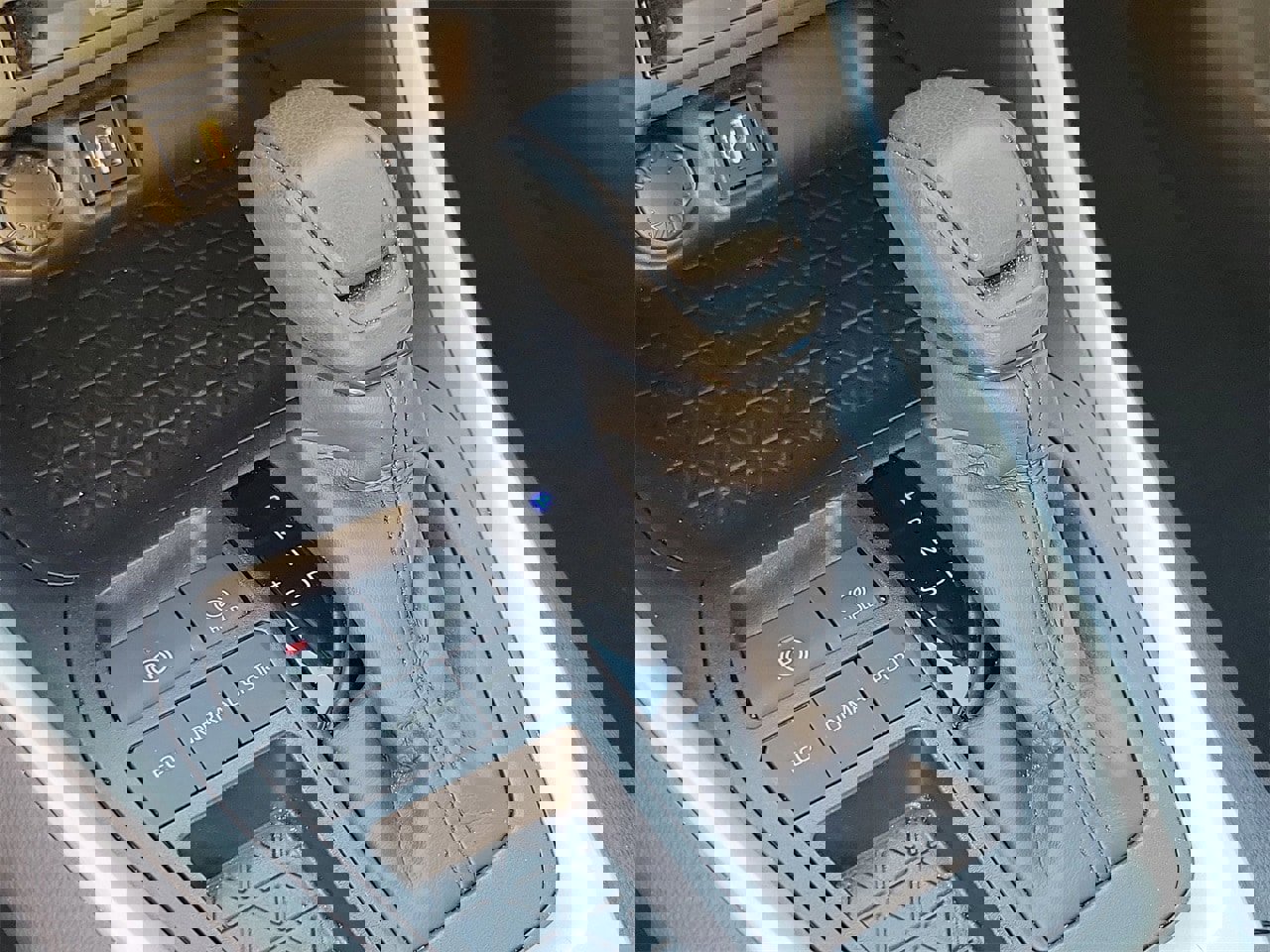 Used 2025 Toyota RAV4 LE image 27