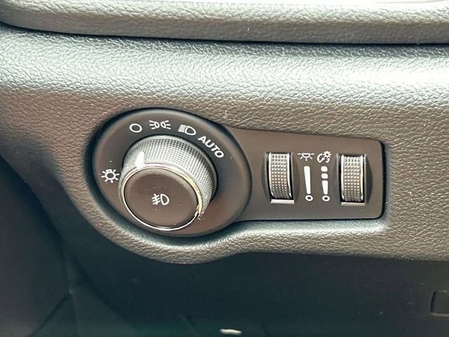 New 2026 Chrysler Pacifica Pinnacle FWD image 28