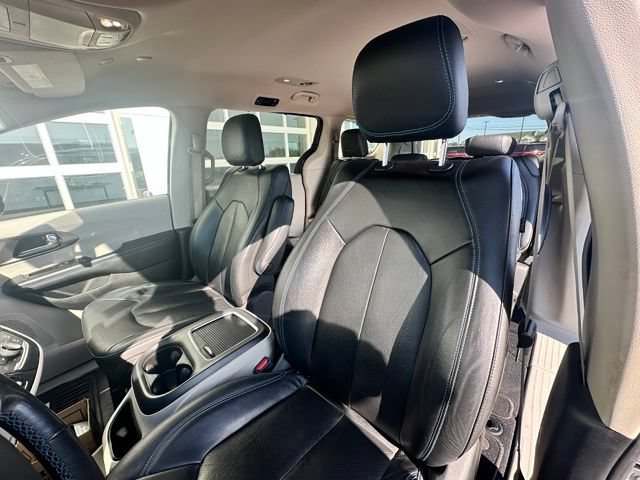 Used 2021 Chrysler Pacifica Touring-L w/ Premium & Safety Sphere Group FWD image 7