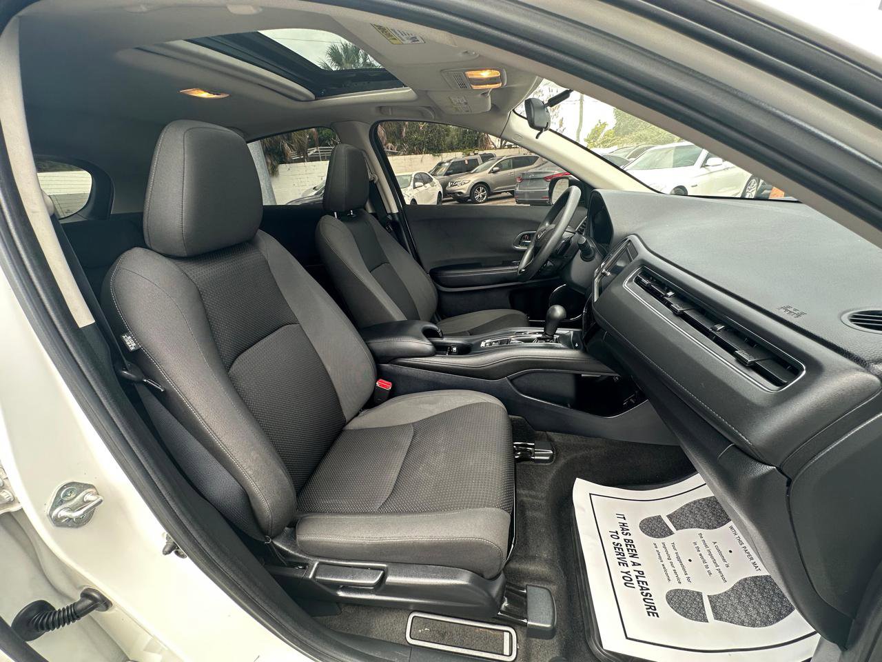 Used 2022 Honda HR-V EX image 10