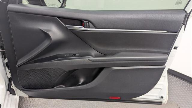Used 2020 Toyota Camry LE FWD image 22