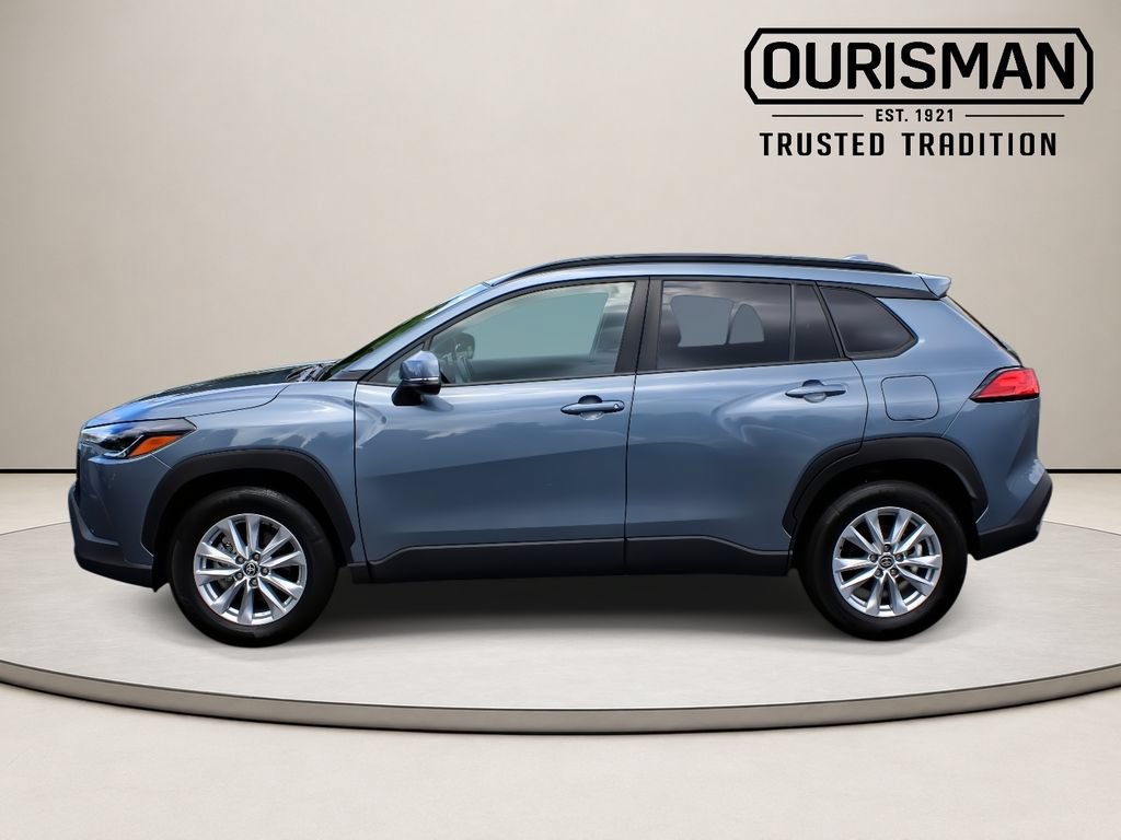 Used 2023 Toyota Corolla Cross LE w/ Moonroof Package AWD/4WD image 6