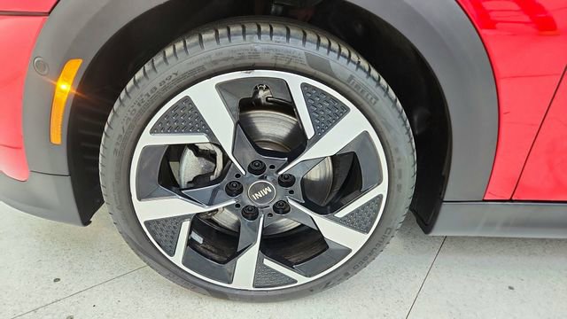 Used 2025 MINI Cooper 4-Door Hardtop image 56