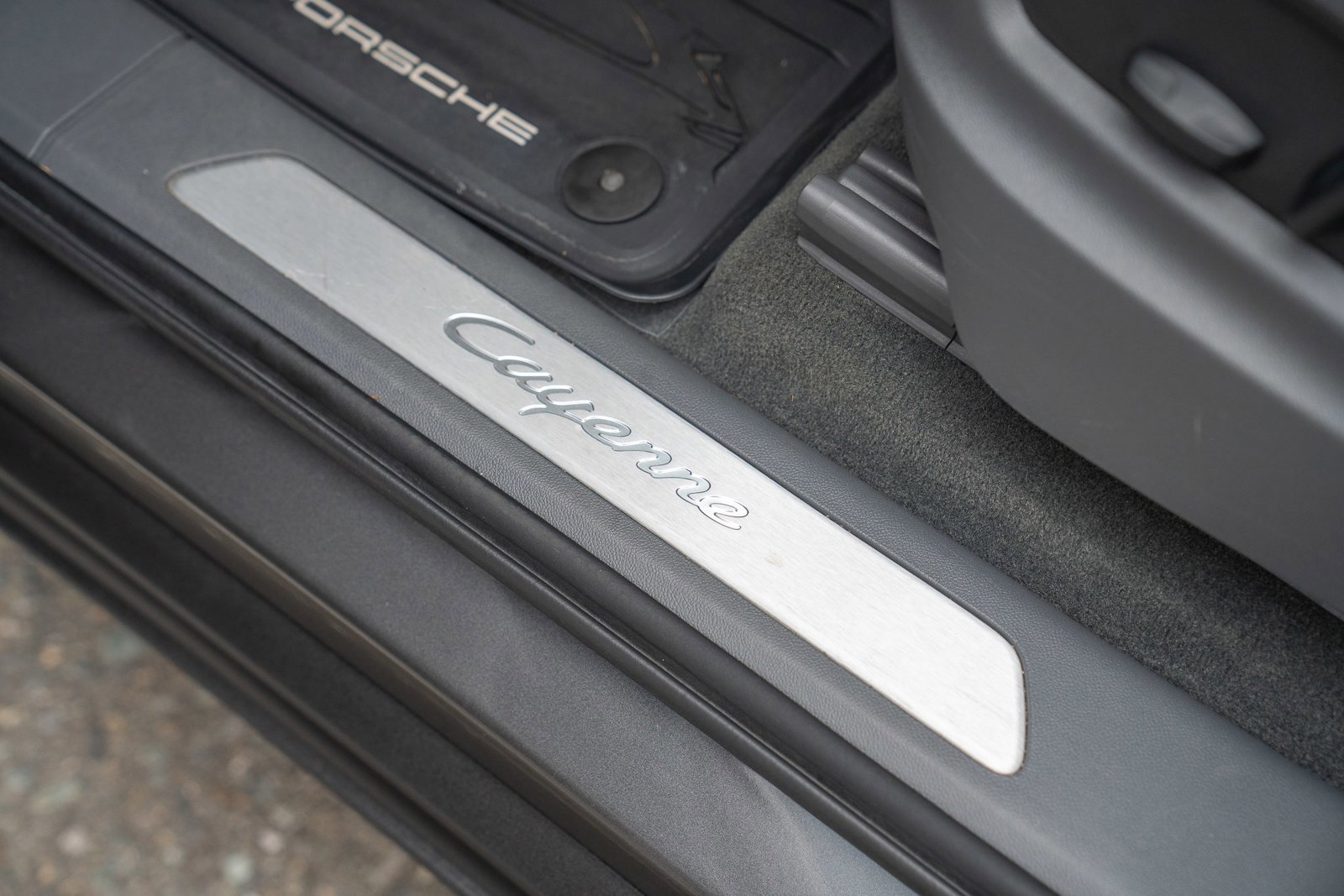 Used 2023 Porsche Cayenne image 11