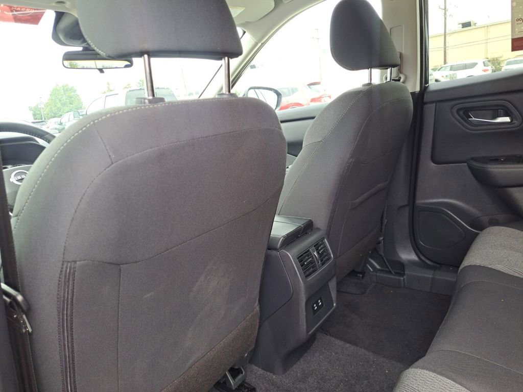 Used 2026 Nissan Rogue SV image 24