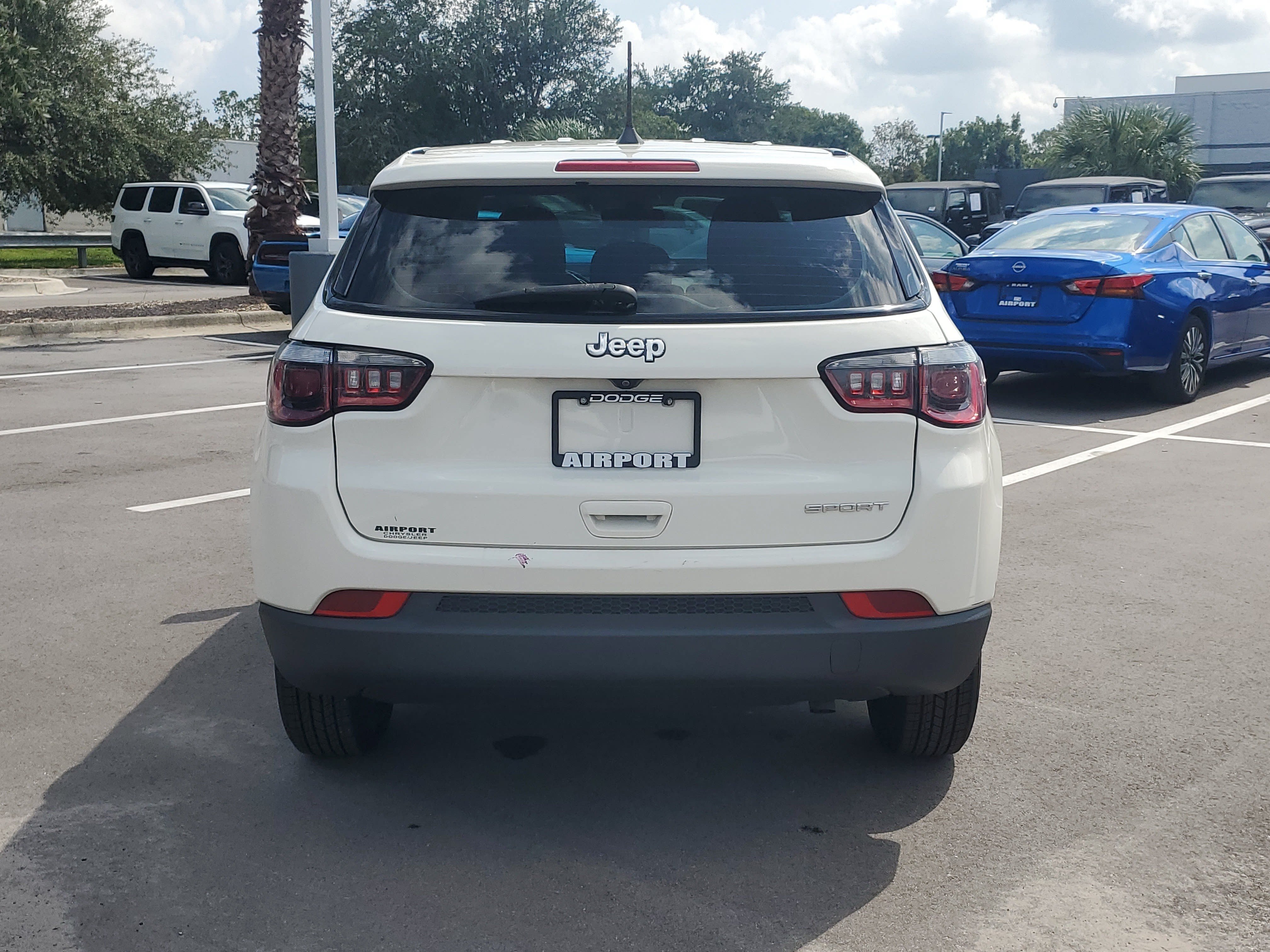 Used 2020 Jeep Compass Sport w/ Tech Group FWD image 7